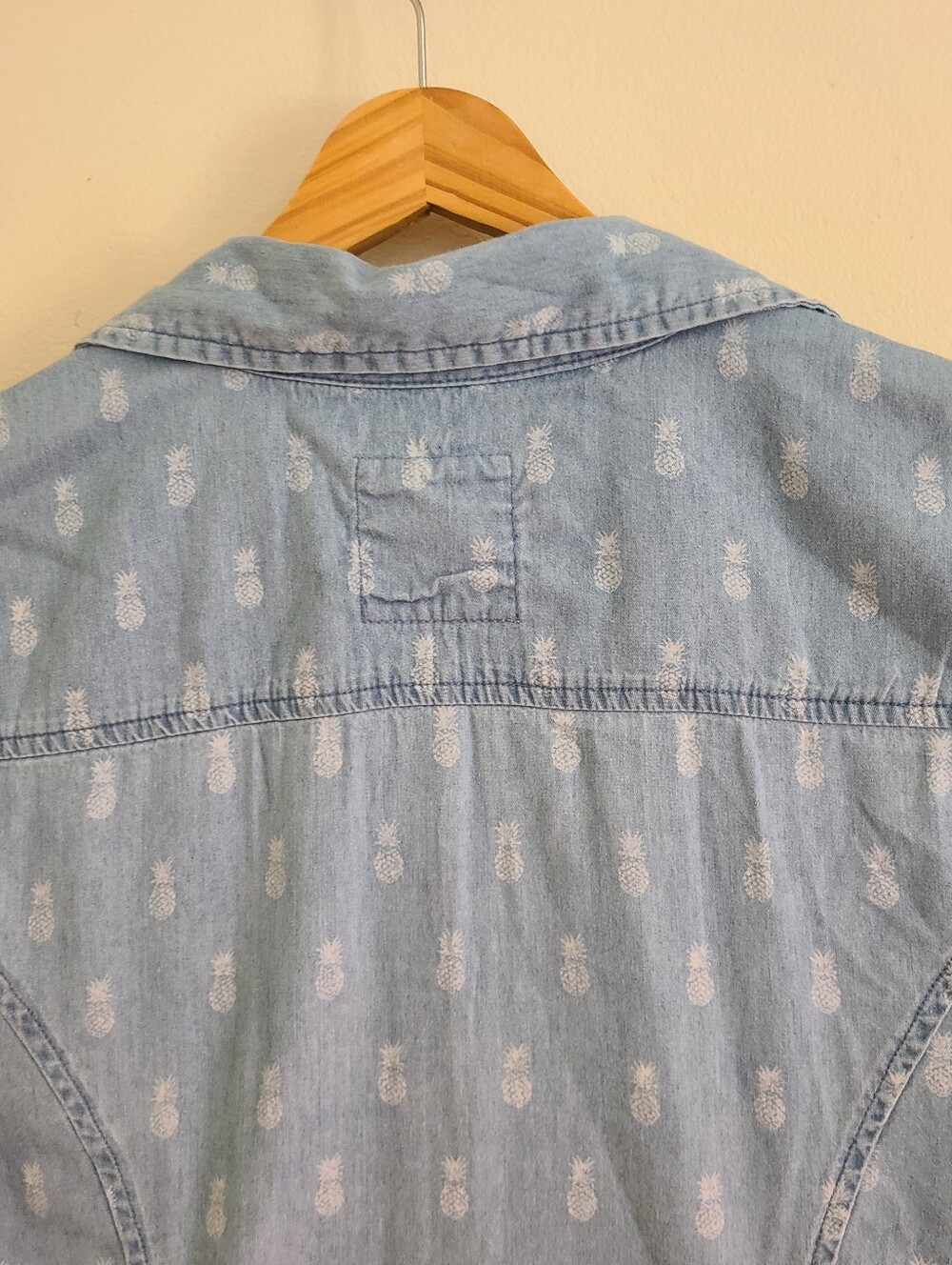 Style & Co Sleeveless Button Down Collared Light Denim Fabric Top Sz L - Picture 5 of 7